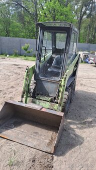 Smykový nakladač Locust 301 - 3