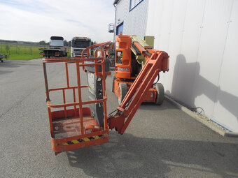 Kloubová pracovní plošina JLG E300AJP - 3