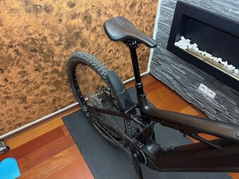 Prodám celoodpružené karbonové elektrokolo Cube ONE44 RACE - 3