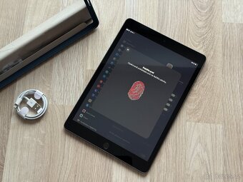 Apple iPad 9. Gen 10.2 / 64 GB / Wifi / Space Gray - 3