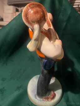 Porcelánová soška kytaristy. Ditmar Urbach - 3