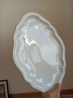 Retro tác Bohemia, Antoinette - 3