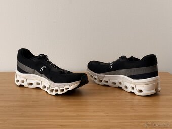 ON Cloudmonster 2, 44, černé - 3