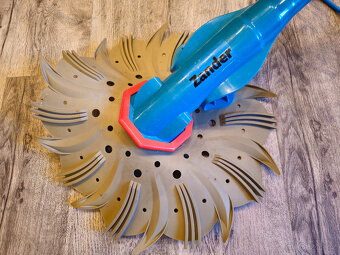 BAZÉNOVÝ POLOAUTOMATICKÝ VYSAVAČ - ZANDER - 3