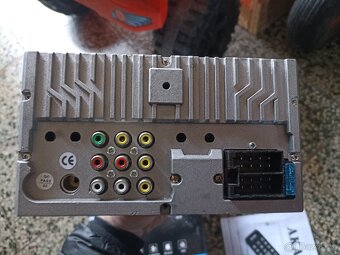 Autorádio Akai - 3