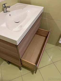Koupelnová skříňka Ikea + zrcadlo - 3