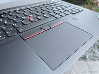 tenké Lenovo T490s - procesor i7, 16GB RAM, dlouhá výdrž bat - 3