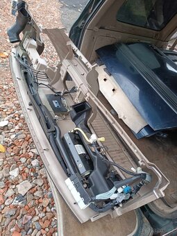 Toyota Land Cruiser HDJ100 – palubka - 3