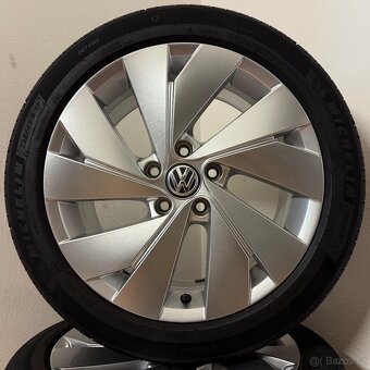 VW GOLF VIII 8 5x112 R17 ET51+LETNÍ 225/45R17 6mm - 3