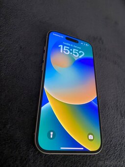 iPhone 15 žlutý - 3