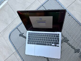MacBook Pro 13" M1 (2020) - 8 GB RAM / 256 GB SSD top stav - 3