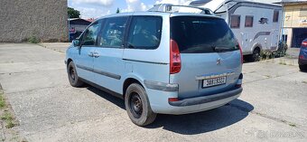 Peugeot 807 2.2 94kw 7 míst - 3