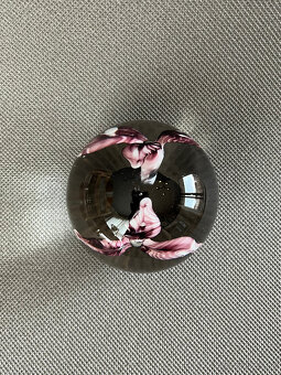 Skleněné těžítko Květiny 7.5 cm, hutní sklo - 3