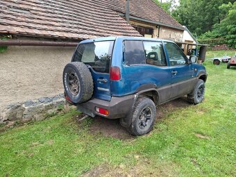Nissan Terrano 4x4 - 3