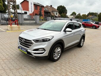 Hyundai Tucson 2.0CRDi 100kW 4x4 ČR 1MAJ NAVI DPH TAŽNÉ - 3