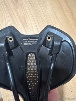 Prodám 3D sedlo Specialized Romin EVO PRO 143 mm - 3