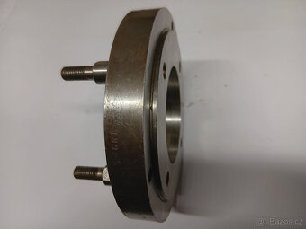 Příruba pod univerzální sklíčidlo 160. - 3