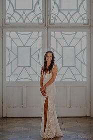 Svatební šaty s rozparkem - 3