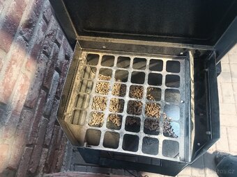 Pit boss 1600 WiFi peletový gril - 3