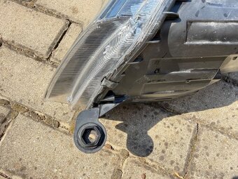Prodám pravé přední světlo Octavia 3 před Fl - 3