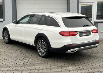 Mercedes-Benz Třídy E, E 220D 4MATIC ALL TERRAIN - 3