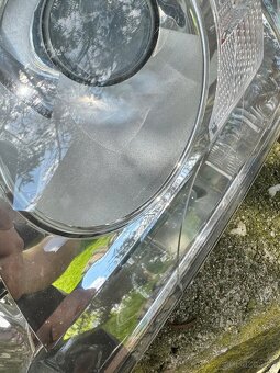 Originální poškozený Xenon na Octavii 2 - Levý - 3