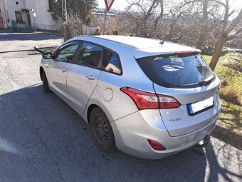 Hyundai i30 kombi, rv 2017, 92 000km 1,6 benzin - 3