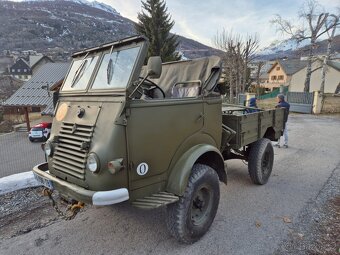 Vojenský speciál Renault R2067 4x4 - 3