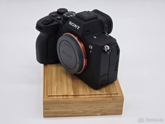 Sony A7IV TOP STAV + 128 SD + extra baterie - 3