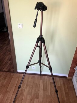 Prodam zrcadlovku Nikon D7100 s příslušenstvím - 3