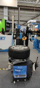 Mobilní nůžkový zvedák zdvih 3000 kg/110 cm - 3