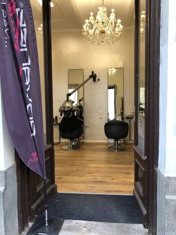 Pronájem kadeřnického křesla Praha 1 - 3