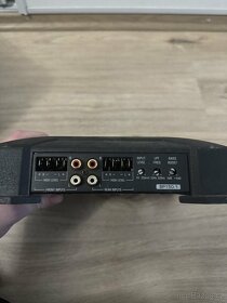 Zesilovač JBL a subofer PIONER - 3