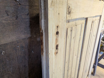 Staré vylouhované dveře - 3