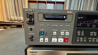 SONY PCM 7040 TOP STAV - 3