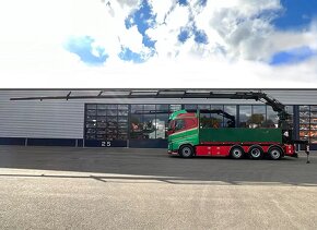 Volvo FH540 8x2 - valník s hydraulickou rukou FASSI - 3