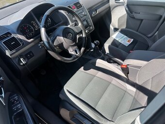 VW Touran 2.0TDi, r.2011, 1.maj., serviska, STK, zimaky - 3