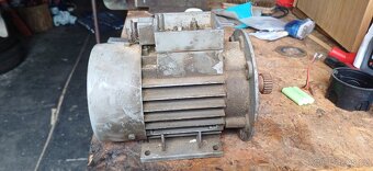 Elektromotor MEZ Mohelnice 0.25 kW 2830 ot/min - 3