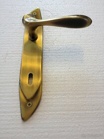 Dveřní klika / kování, odstín antik, rozteč 90mm /1ks - 3