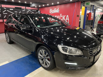 Volvo V60 2.4 D4 AWD 140kW R-Design Momentum 2018 - 3