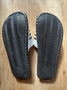Nabízím k prodeji pantofle adidas - 3
