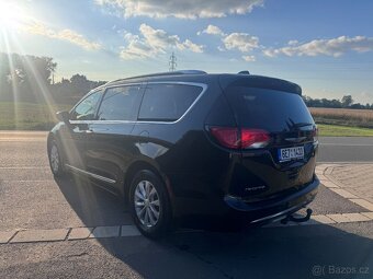 Chrysler Pacifica 3,6 RU Touring L Kůže 2018 DPH - 3