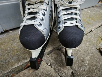 Lední brusle Botas vel. 39 - 3