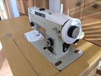 Šicí stroj Lucznik - 3