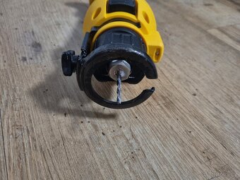 Dewalt vyřezávačka do sadrokartonu - 3