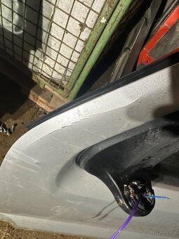 Přední dveře řidiče Suzuki Jimny - 3