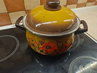 Starý smaltovaný hrnec - 3