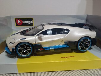 1:18 BUGATTI DIVO, PORSCHE 911 GT3 RS 4.0, Bburago - 3