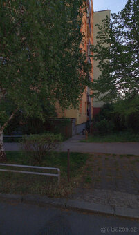 POZEMEK K VÝSTAVBĚ PARKOVIŠTĚ Voskovcova Praha 5 Hlubočepy - 3
