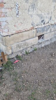 Pískovcové základové kameny štípané - 3
